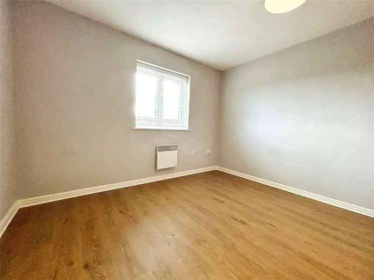 1 Bed Flat for Sale Near Evesham Train Station