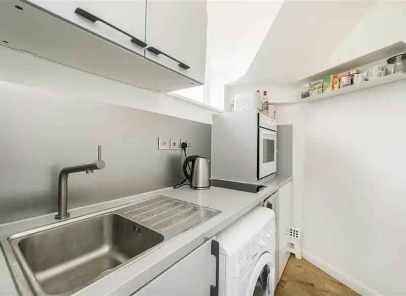 1-Bedroom Apartment near Royal Oak Station Westbourne Grove