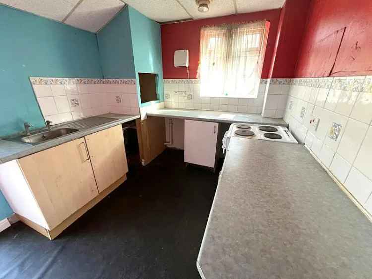 Flat For Sale in Grimsby, England