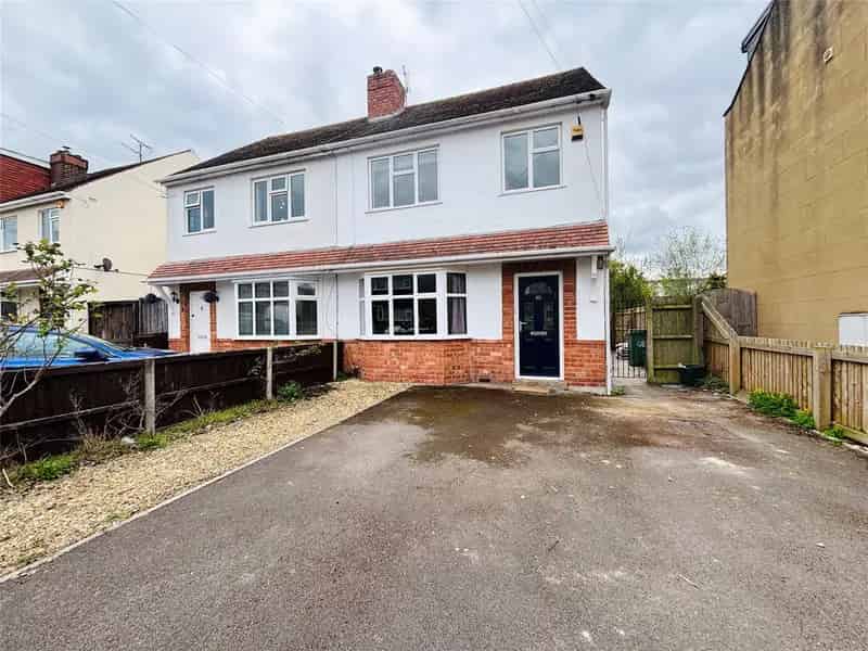 3 Bedroom House to Rent Cheltenham