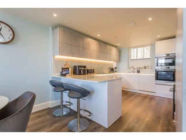 3 Bedroom Flat for Sale in Paisley's Anchor Mill
