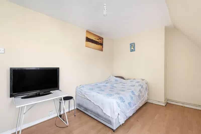 3 Bedroom Flat for Sale East Dulwich