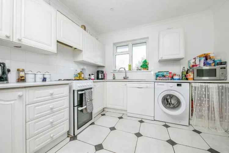 2 Bedroom House with Conservatory and Garden
