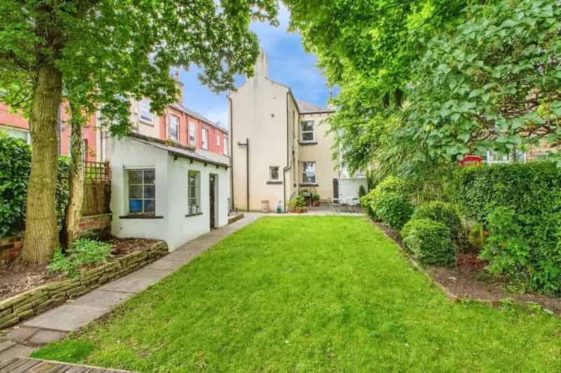 4 Bedroom Detached House for Sale Morley West Yorkshire