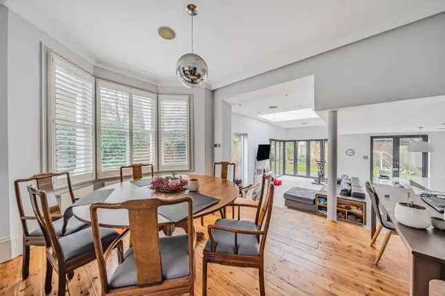 5 Bedroom Family House for Sale in Fulham Palace Road