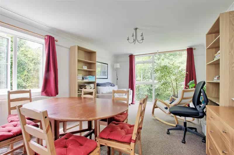 2 Bedroom Flat House to Rent