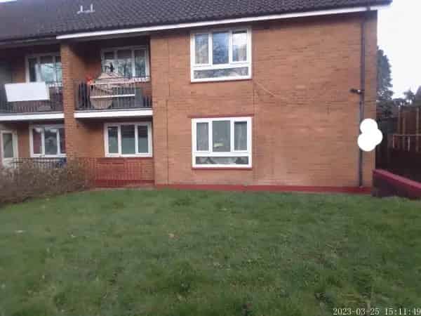3 Bedroom House Flat Private Gardens Ground Floor