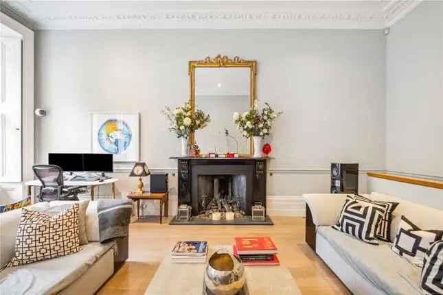 Flat for sale in Queen's Gate Gardens, London SW7