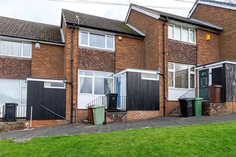 Two Bedroom Terraced House with 80ft Garden Bramley