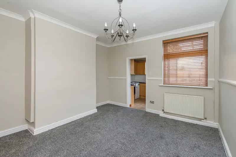 3 bedroom Mid Terrace House to rent, Featherstone, West Yorkshire, WF7