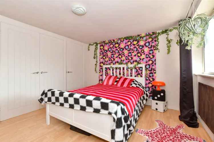 4 Bedroom Teraced House For Sale Near Sandgate Seafront
