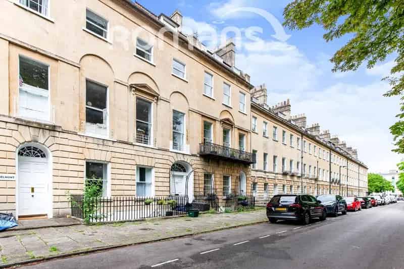 2 Bedroom Flat to Rent End of September No Deposit Option