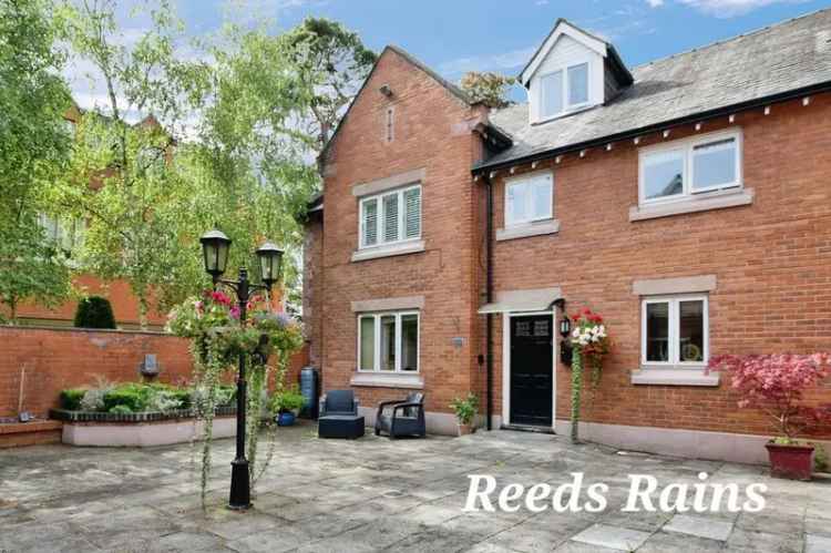 2 Bedroom Flat for Sale in Styal, Cheshire