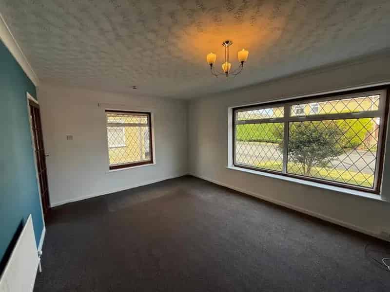 3 Bed Semi-Detached House for Sale