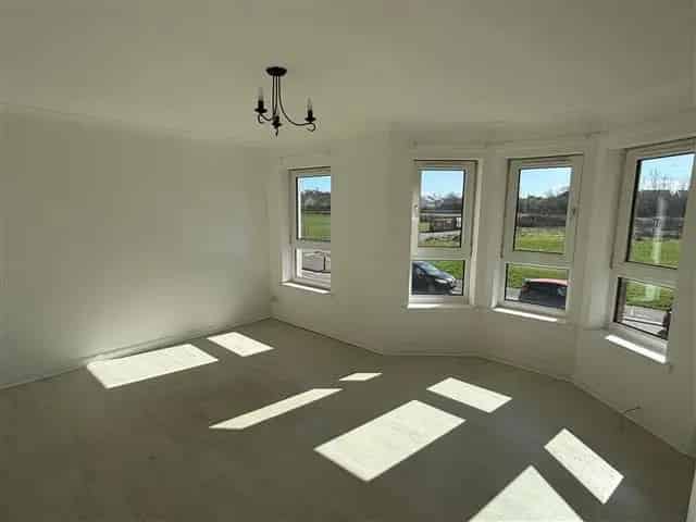 2 Bedroom Flat for Sale in Paisley