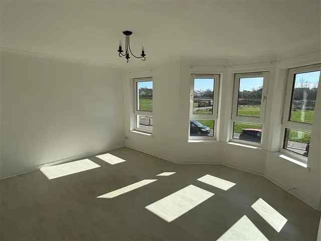 2 Bedroom Flat for Sale in Paisley