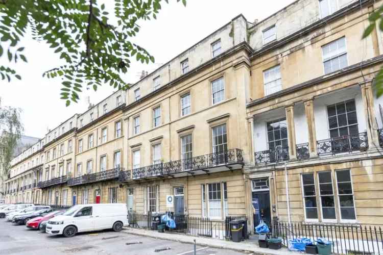 1 Bedroom Flat Near Clifton Village and the Triangle