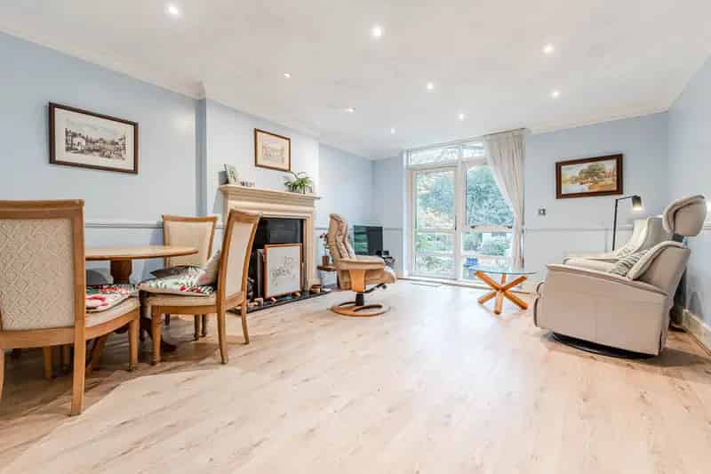 Two Bedroom Ground Floor Apartment Near Roundhay Park