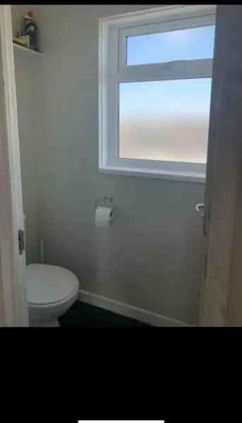 Flat For Rent in Adur, England