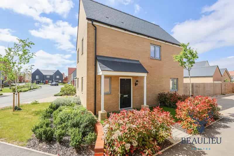 3 bedroom detached house to rent