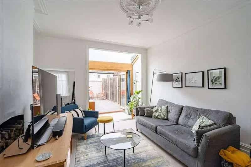 1 Bed Flat for Sale in period building
