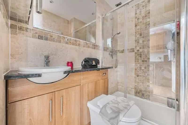 3 Bed House for Sale Near Bagshot