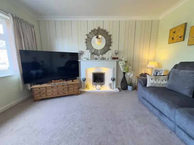 4 Bed Semi-Detached House for Sale