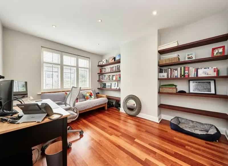 Four Bedroom House in Clapham Perfect for Families