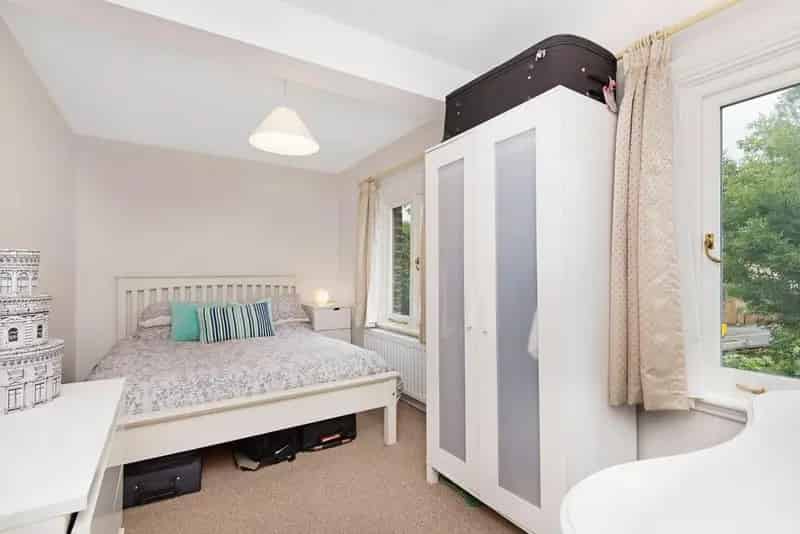 Two Bedroom Apartment near Dundonald Park Wimbledon Chase