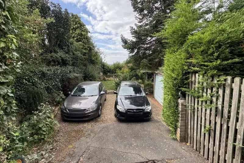 2 bed house for sale