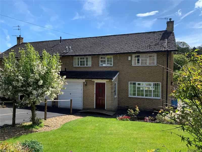 Charming 3-Bed Semi-Detached Home Near Manchester