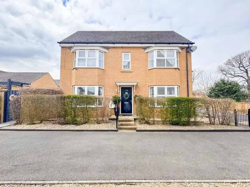 3 Bedroom Detached House For Sale