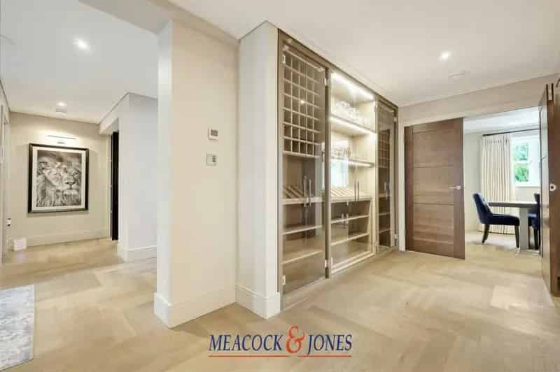 6 Bedroom Detached House 5250 sq ft