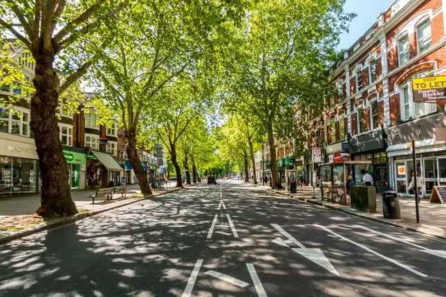 Flat for sale in Chiswick Green, Chiswick High Road W4