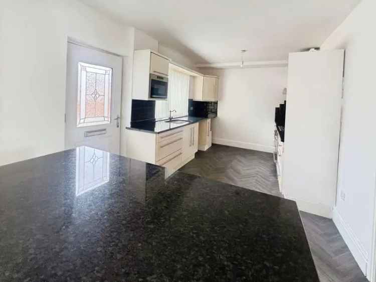 3 Bedroom Semi Detached House Farnworth
