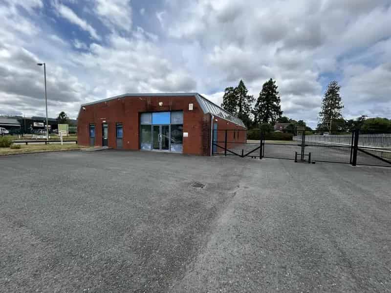 3530 sq ft Detached Commercial Unit with Mezzanine Craven Arms