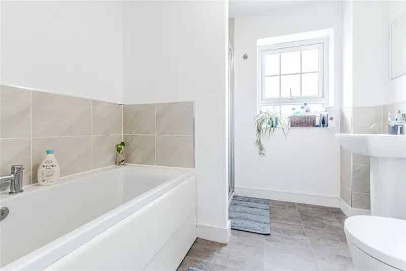 Four Bedroom Detached House in Oulton