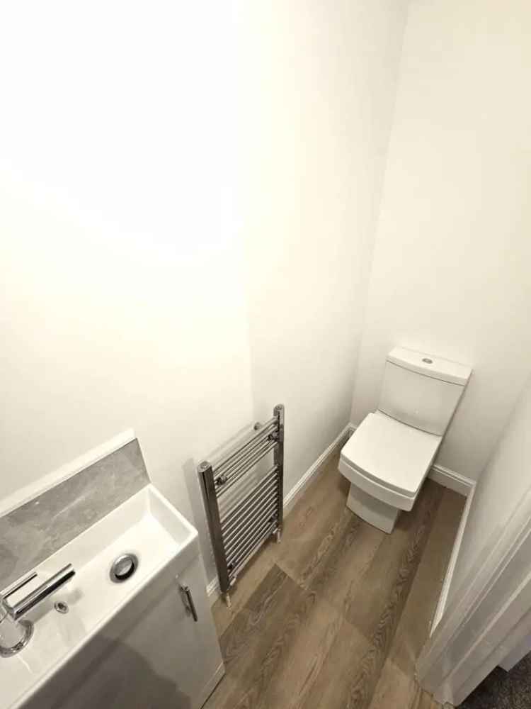 En-Suite Room in Kingswood House Share - All Bills Included