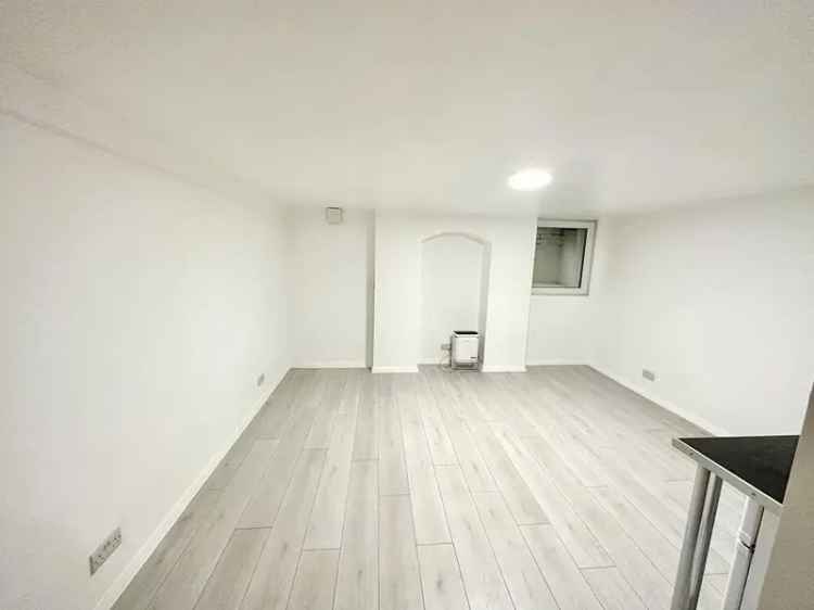 Studio Apartment Near Train Station Council Tax Included