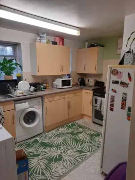 2 Bedroom Flat Near Train Station Family Home