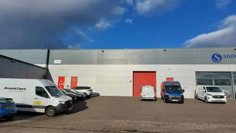Kingsway Park Modern Industrial Unit For Lease