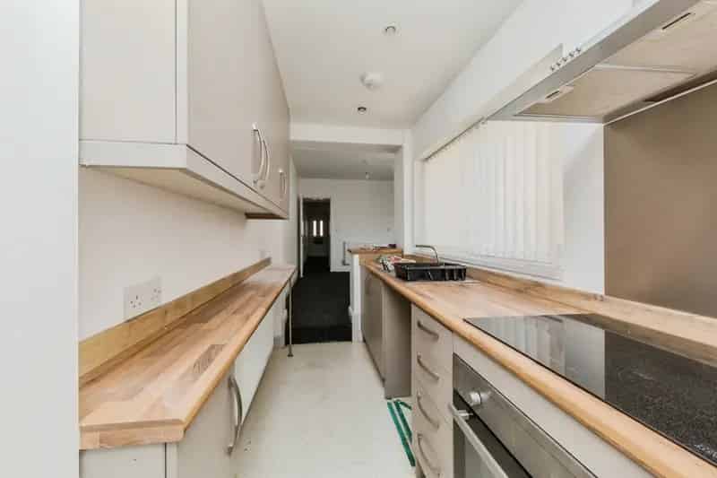 2-Bed Mid-Terraced House in Crewe - Modern & Convenient