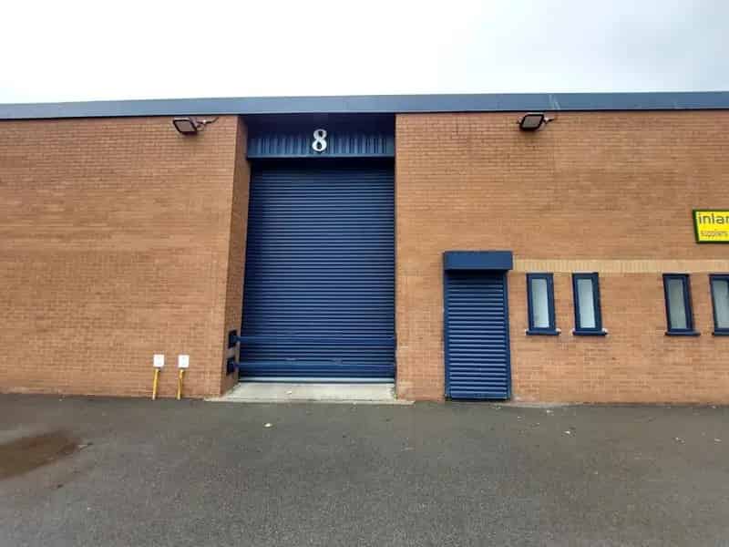1004 sq ft Refurbished Industrial Unit For Rent