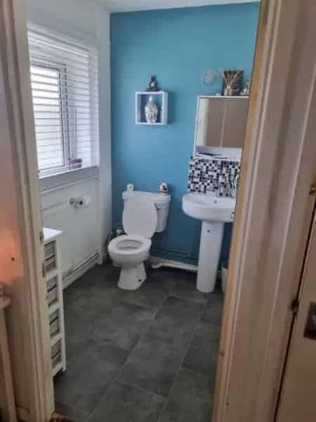 5 Bed House Near Schools and Beach Disabled Access