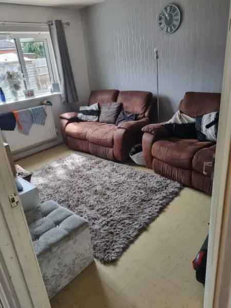 5 Bed House Disabled Access Near Schools and Beach