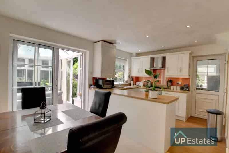 3 Bedroom Detached House to Rent Allesley Green