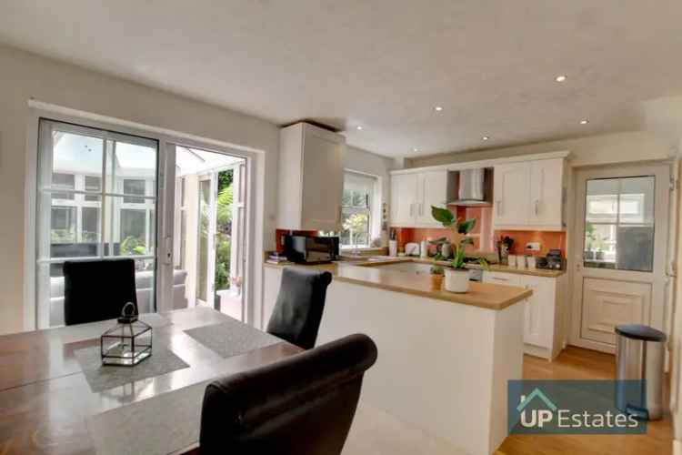 3 Bedroom Detached House to Rent Allesley Green