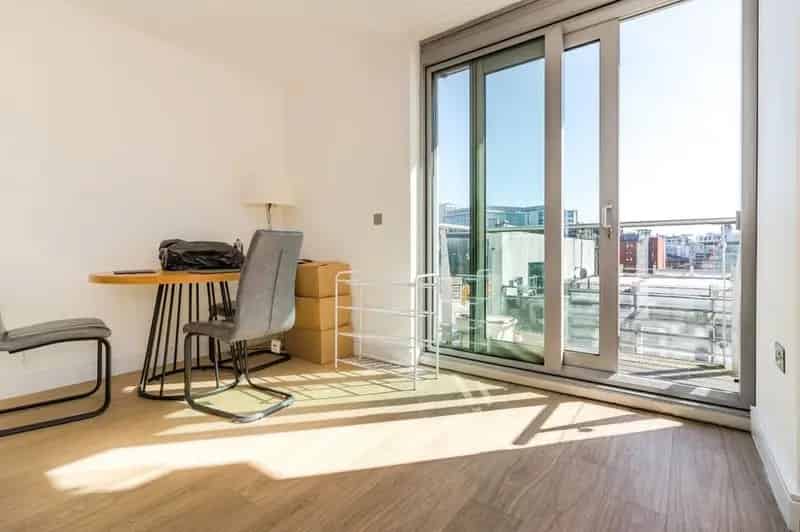 2 Bed Furnished Apartment Near Deansgate Manchester Available July 7th 2025