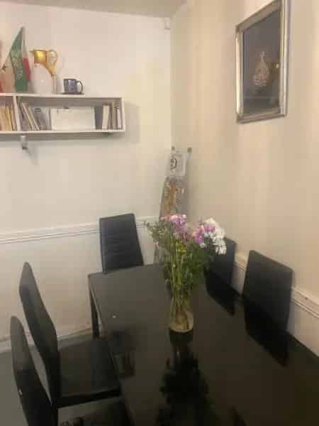 3 Bedroom House with Garden, Drive & Central Heating