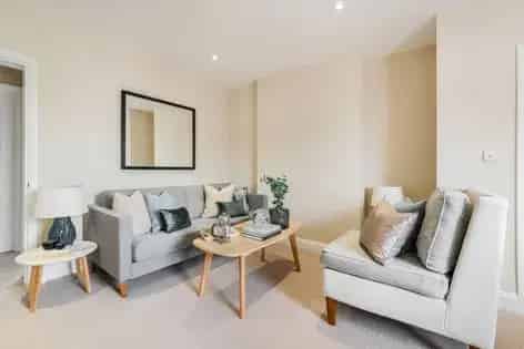 2 Bedroom Flat near Bond Street - Recently Refurbished